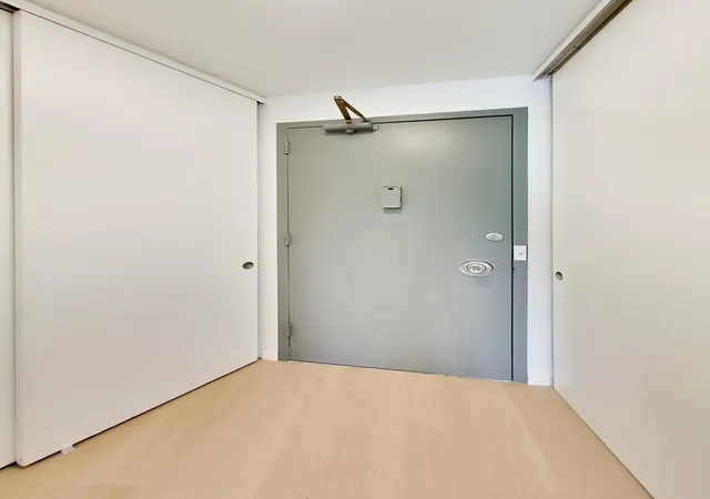 Listing Photo 3 - Condo for sale in Marina City located at 300 N State St, Chicago, IL 60654 - Unit #3106