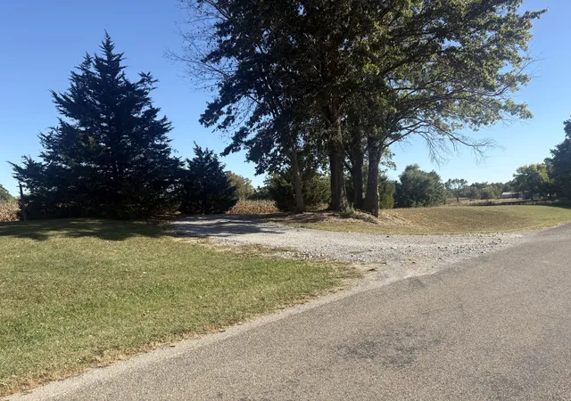 Photo 3 of Single family home for sale at 1202 S Mudline Rd, Murphysboro, IL 62966 | MLS# 12780962 | Listing updated on 2026-10-09