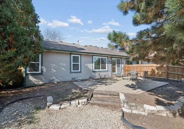 Photo 17 of Townhouse for sale at 516 Lyon Dr, Buffalo Grove, IL 60089 | MLS# 12780966 | Listing updated on 2026-10-21