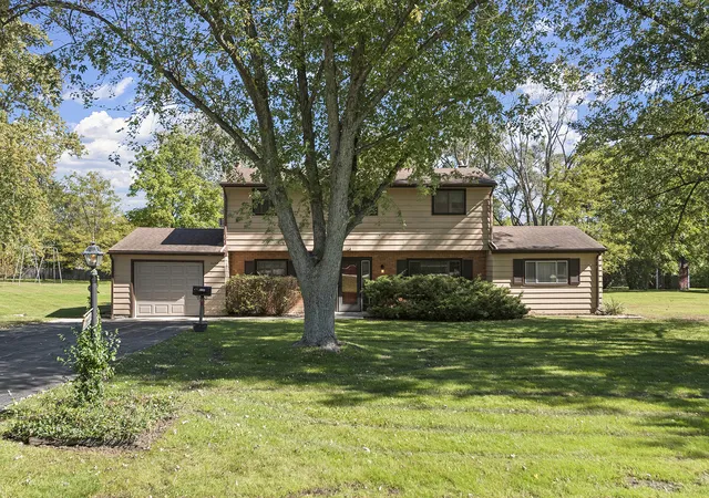 Photo 1 of Single family home for sale at 2244 Heathercliff Dr, Green Oaks, IL 60048 | MLS# 12780978 | Listing updated on 2026-10-09