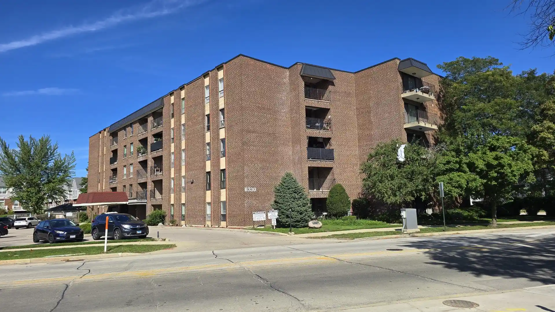 Listing Photo 1 - Condo for sale in 6330 Lincoln Ave located at 6330 Lincoln Ave, Morton Grove, IL 60053 - Unit #4J