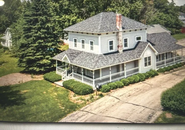 Photo 3 of Single family home for sale at 528 E Grant Hwy, Marengo, IL 60152 | MLS# 12780989 | Listing updated on 2026-10-10