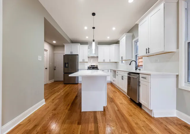 Photo 3 of Single family home for sale at 4924 W Congress Pkwy, Chicago, IL 60644 | MLS# 12781016 | Listing updated on 2026-10-08
