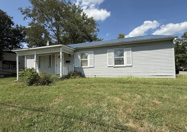 Single family home for sale at 1100 W Concord St, Marion, IL 62959 | MLS# 12781023