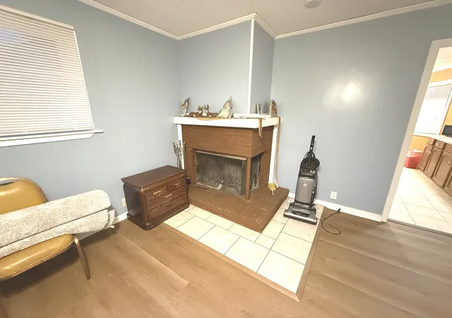 Photo 4 of Single family home for sale at 47 Birch St, Carpentersville, IL 60110 | MLS# 12781032 | Listing updated on 2026-10-09