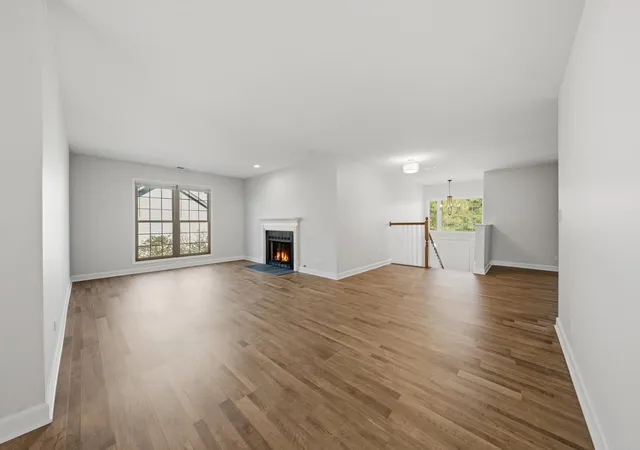 Listing Photo 5 - Condo for sale in building located at 518 Harlowe Ln, Naperville, IL 60565 - Unit #518