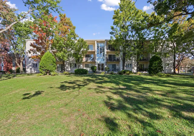 Photo 1 of Condo for sale at 1004 E Harding Dr #201, Urbana, IL 61801 | MLS# 12781055 | Listing updated on 2026-10-08