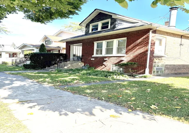 Photo 2 of Single family home for sale at 1437 Kenilworth Ave, Berwyn, IL 60402 | MLS# 12781097 | Listing updated on 2026-10-21