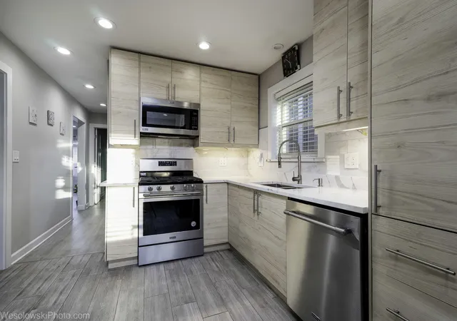 Photo 3 of Single family home for sale at 3318 N Oriole Ave, Chicago, IL 60634 | MLS# 12781111 | Listing updated on 2026-10-08