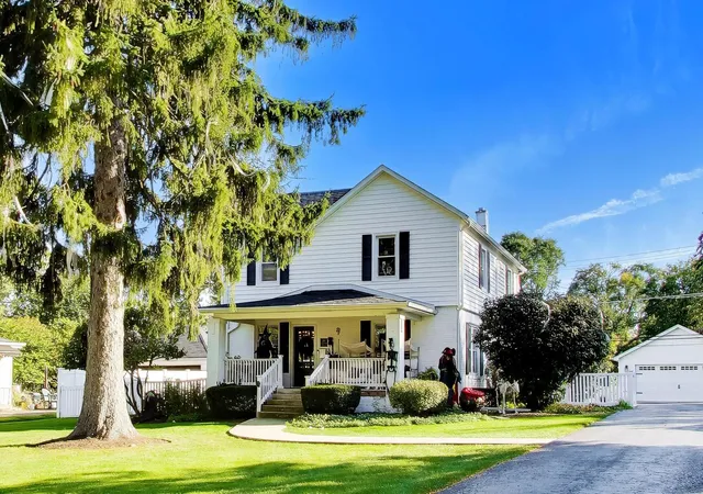 Photo 1 of Single family home for sale at 265 E Madison St, Lombard, IL 60148 | MLS# 12781134 | Listing updated on 2026-10-09
