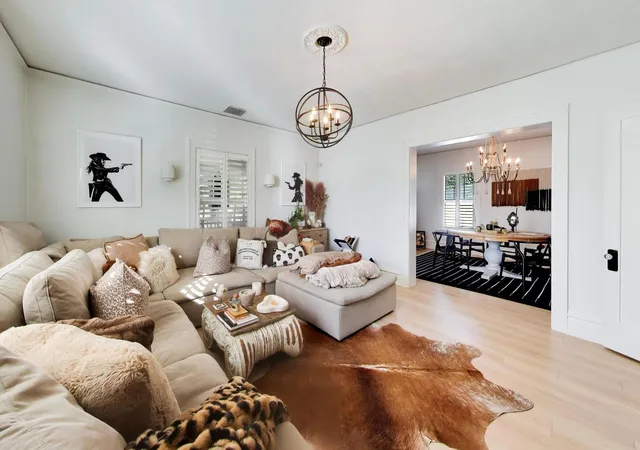 Photo 4 of Single family home for sale at 265 E Madison St, Lombard, IL 60148 | MLS# 12781134 | Listing updated on 2026-10-09