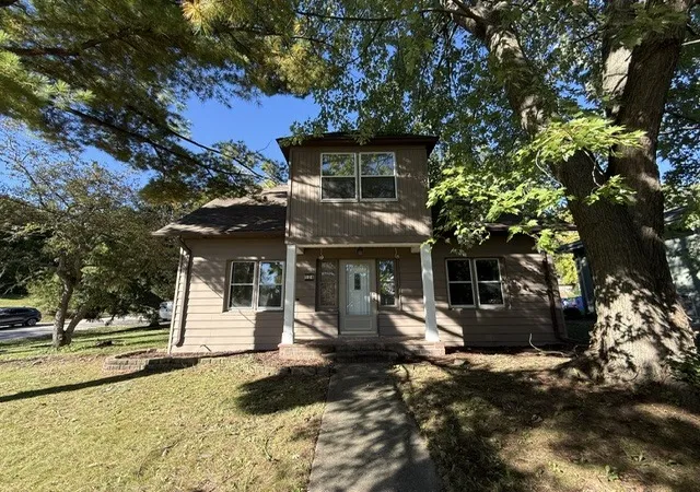 Photo 1 of Single family home for sale at 124 Hilltop Dr, Lake In The Hills, IL 60156 | MLS# 12781144 | Listing updated on 2026-10-08