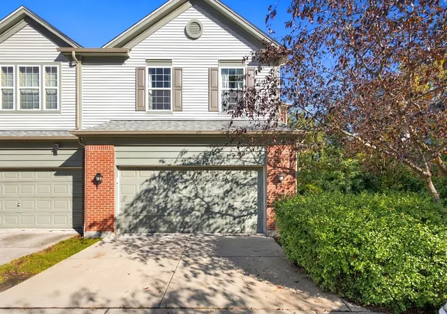 Townhouse for sale at 1469 Yellowstone Dr, Streamwood, IL 60107 | MLS# 12781153