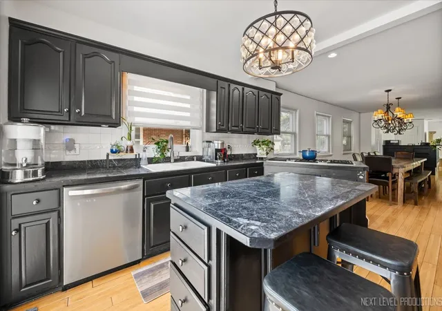 Photo 3 of Single family home for sale at 83 N Park Blvd, Glen Ellyn, IL 60137 | MLS# 12781165 | Listing updated on 2026-10-09