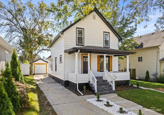Photo 1 of Single family home for sale at 815 Fulton St, Aurora, IL 60505 | MLS# 12781172 | Listing updated on 2026-10-09