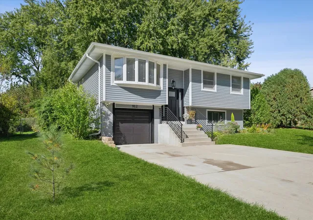 Photo 2 of Single family home for sale at 912 Cornell Ln, Schaumburg, IL 60193 | MLS# 12781186 | Listing updated on 2026-10-09
