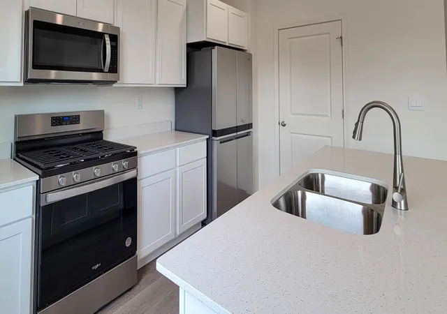 Photo 4 of Single family home for sale at 2600 San Juan Ln, Pingree Grove, IL 60140 | MLS# 12781187 | Listing updated on 2026-10-09
