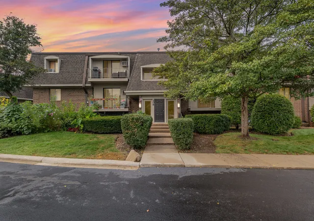 Listing Photo 1 - Condo for sale in building located at 208 E Bailey Rd, Naperville, IL 60565 - Unit #K