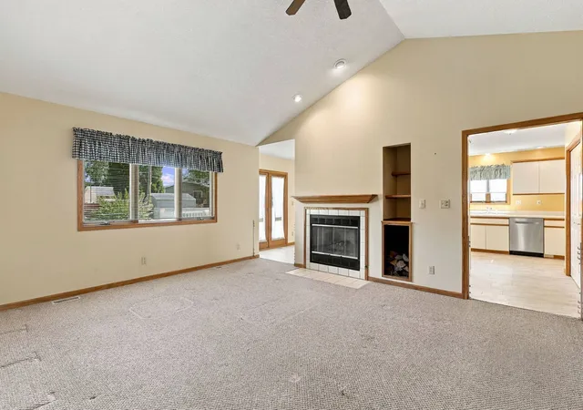 Photo 3 of Single family home for sale at 4068 4th St A, East Moline, IL 61244 | MLS# 12781198 | Listing updated on 2026-10-09