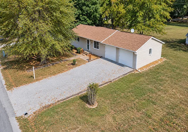 Photo 1 of Single family home for sale at 1200 S Wilson St, Benton, IL 62812 | MLS# 12781202 | Listing updated on 2026-10-09