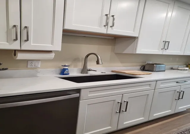 Listing Photo 4 - Condo for sale in building located at 1709 Northfield Sq, Northfield, IL 60093 - Unit #B