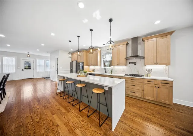 Photo 4 of Single family home for sale at 7048 26th Parkway, Berwyn, IL 60402 | MLS# 12781216 | Listing updated on 2026-10-09