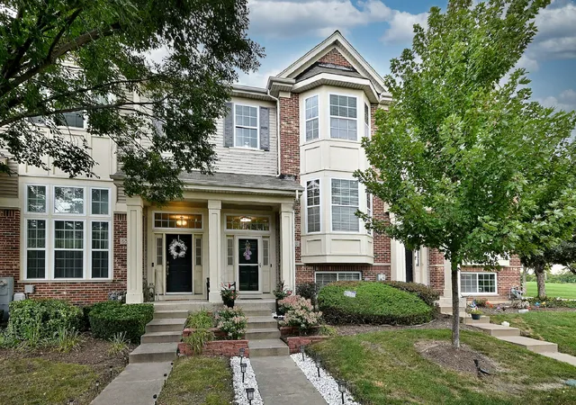 Photo 1 of Townhouse for sale at 6515 Lilac Blvd, Hanover Park, IL 60133 | MLS# 12781218 | Listing updated on 2026-10-09
