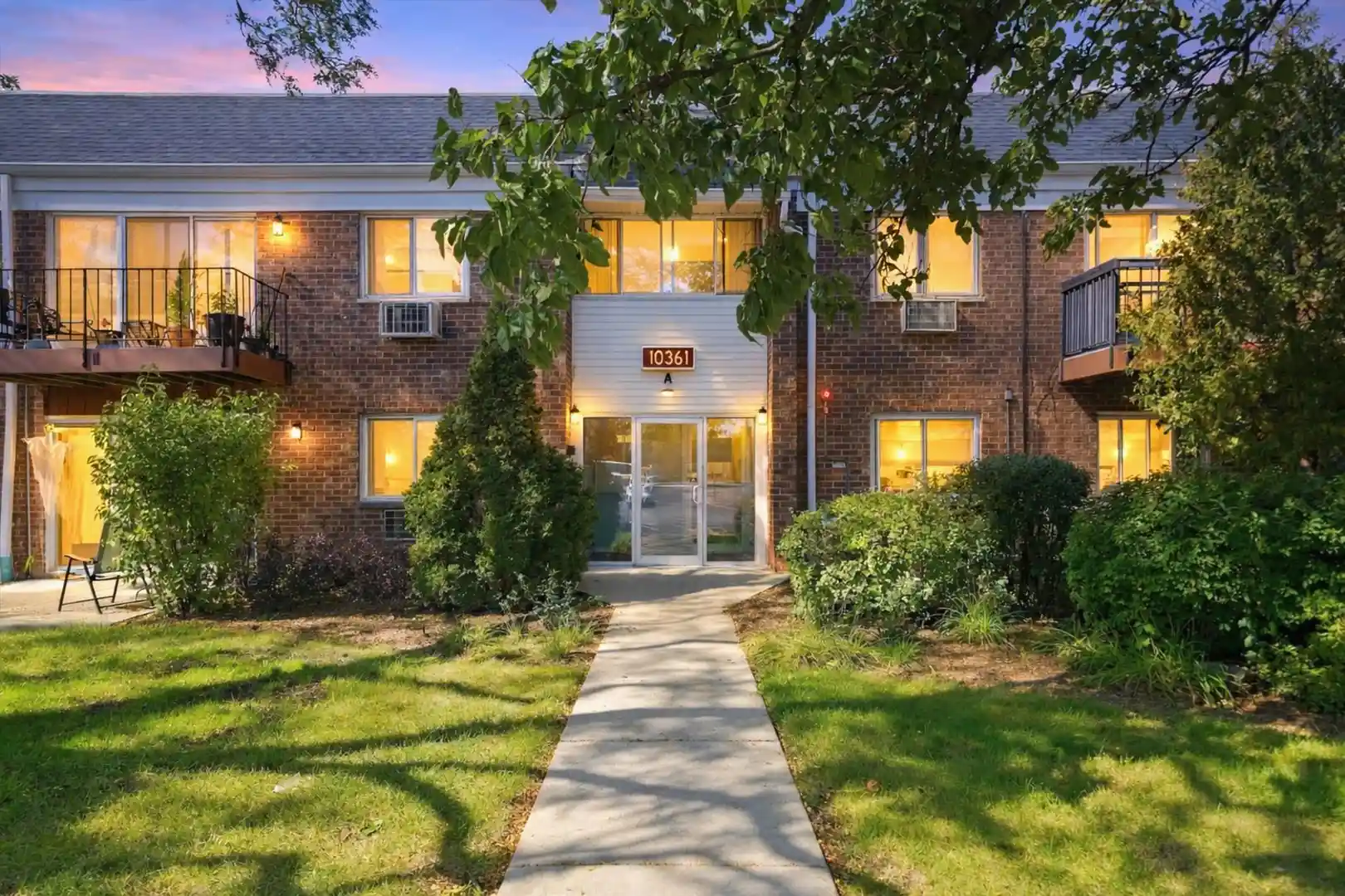 Listing Photo 1 - Condo for sale in 10361 Dearlove Rd located at 10361 Dearlove Rd, Glenview, IL 60025 - Unit #2C