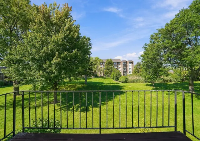 Listing Photo 3 - Condo for sale in building located at 10361 Dearlove Rd, Glenview, IL 60025 - Unit #2C