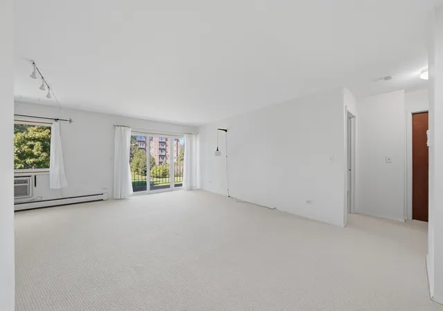 Listing Photo 4 - Condo for sale in building located at 10361 Dearlove Rd, Glenview, IL 60025 - Unit #2C