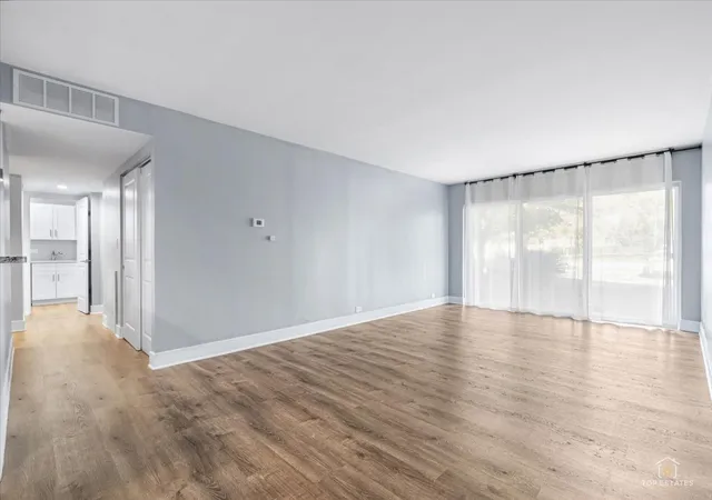 Listing Photo 4 - Condo for sale in building located at 5001 Carriageway Dr, Rolling Meadows, IL 60008 - Unit #A108