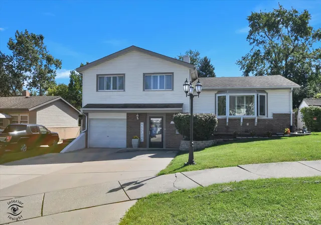 Single family home for sale at 9101 Elm Cir, Hickory Hills, IL 60457 | MLS# 12781232