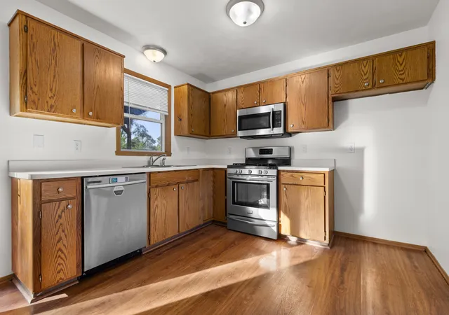Photo 3 of Single family home for sale at 547 Logans Run, Machesney Park, IL 61115 | MLS# 12781240 | Listing updated on 2026-10-09