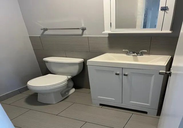 Photo 14 of Townhouse for sale at 952 N Virginia Ln, Elmhurst, IL 60126 | MLS# 12781243 | Listing updated on 2026-10-21