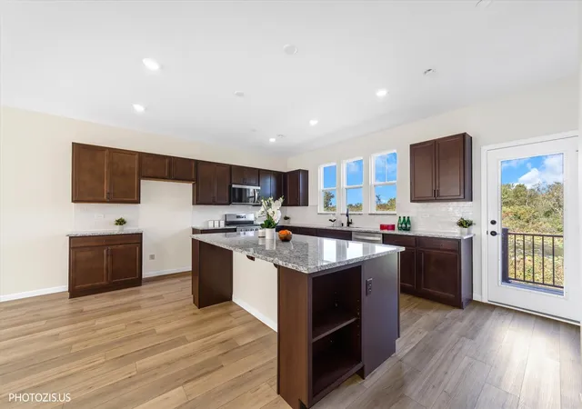 Photo 4 of Townhouse for sale at 212 Mountain Interval Rd #06325, Schaumburg, IL 60193 | MLS# 12781253 | Listing updated on 2026-10-09