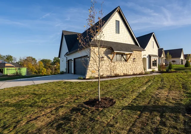 Photo 1 of Single family home for sale at 7175 Spring Crk Dr, Bettendorf, IA 52722 | MLS# 12781262 | Listing updated on 2026-10-09