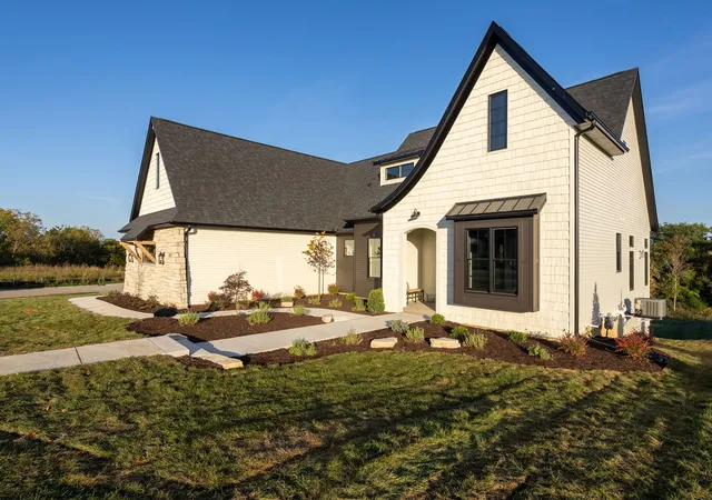 Photo 2 of Single family home for sale at 7175 Spring Crk Dr, Bettendorf, IA 52722 | MLS# 12781262 | Listing updated on 2026-10-09