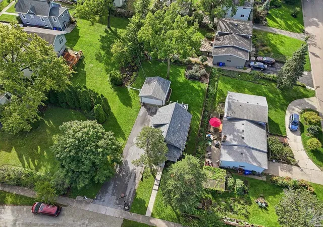 Photo 35 of Single family home for sale at 1206 Avery Ave, Wheaton, IL 60187 | MLS# 12781267 | Listing updated on 2026-10-22