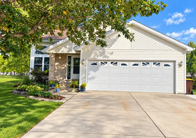 Single family home for sale at 128 Windward Ln, Rochelle, IL 61068 | MLS# 12781270