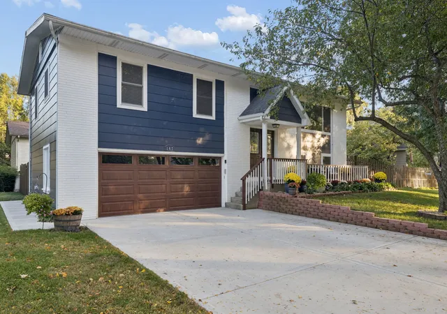 Photo 4 of Single family home for sale at 147 Monroe St, Oswego, IL 60543 | MLS# 12781314 | Listing updated on 2026-10-09
