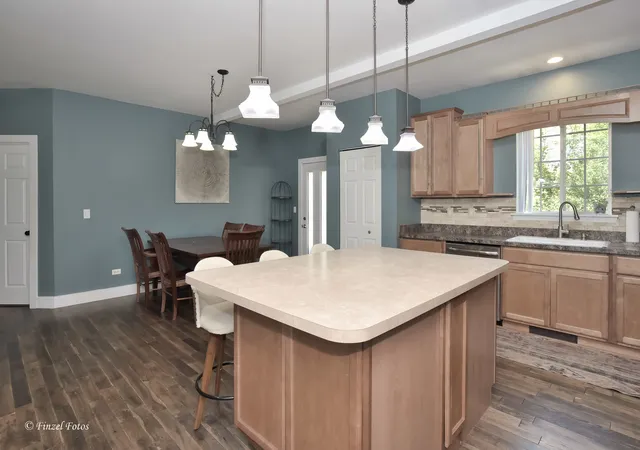 Photo 4 of Single family home for sale at 1290 Savanna Ln, Woodstock, IL 60098 | MLS# 12781336 | Listing updated on 2026-10-09