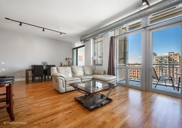Photo 2 of Condo for sale at 770 W Gladys Ave #706, Chicago, IL 60661 | MLS# 12781345 | Listing updated on 2026-10-09