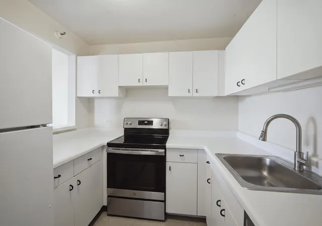 Photo 4 of Condo for sale at 3660 N Lake Shore Dr #1506, Chicago, IL 60613 | MLS# 12781355 | Listing updated on 2026-10-09