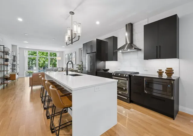 Photo 3 of Condo for sale at 2719 W Haddon Ave #1, Chicago, IL 60622 | MLS# 12781368 | Listing updated on 2026-10-09