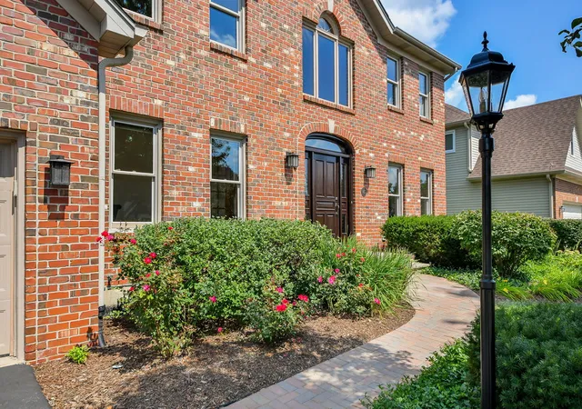 Photo 2 of Single family home for sale at 417 Saratoga Dr, Aurora, IL 60502 | MLS# 12781382 | Listing updated on 2026-10-09
