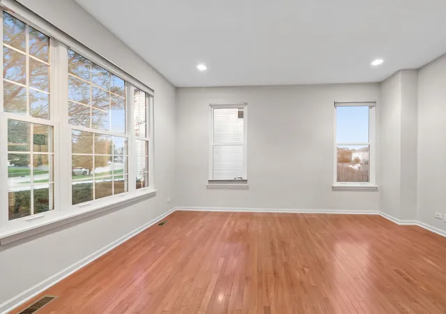 Photo 3 of Single family home for sale at 207 Willington Way, Oswego, IL 60543 | MLS# 12781384 | Listing updated on 2026-10-10