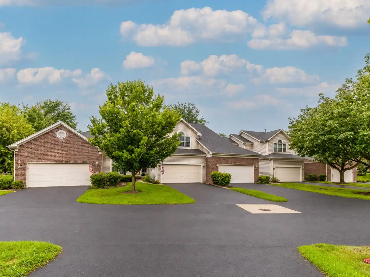 Listing Photo 44 - Condo for sale in 230 Parktrail Ct located at 230 Parktrail Ct, Schaumburg, IL 60173 - Unit 230 Parktrail Ct