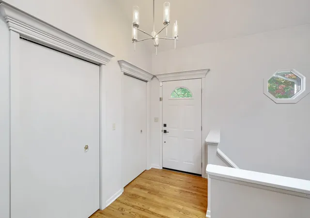 Photo 4 of Single family home for sale at 10n875 Oak Ridge Dr, Elgin, IL 60124 | MLS# 12781387 | Listing updated on 2026-10-22