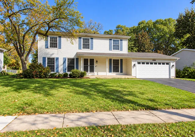 Photo 1 of Single family home for sale at 624 Green Oaks Dr, Crystal Lake, IL 60014 | MLS# 12781397 | Listing updated on 2026-10-22
