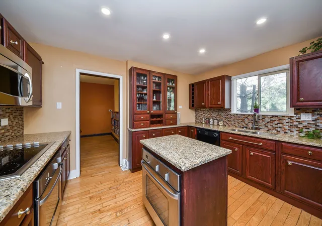 Photo 4 of Single family home for sale at 144 N Ellsworth St, Naperville, IL 60540 | MLS# 12781408 | Listing updated on 2026-10-21